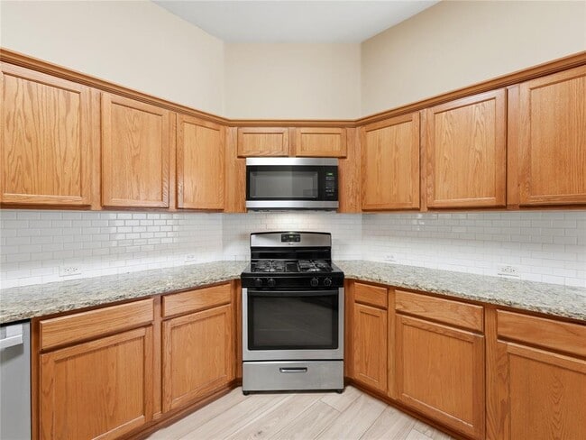 Building Photo - 1004 Downridge Dr