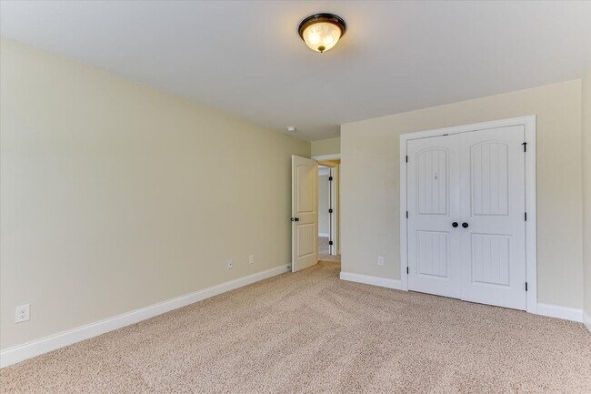 Building Photo - 4215 Windslow Dr
