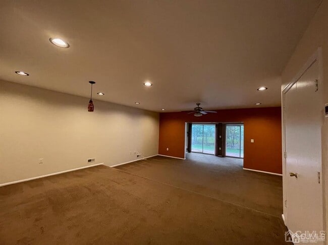 Building Photo - 401 Hadleigh Ln