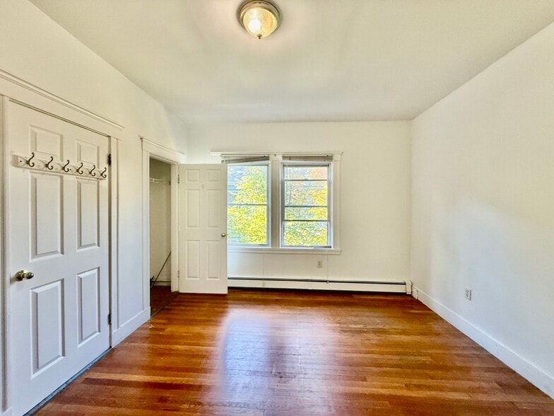 Building Photo - 62 Algonquin Rd