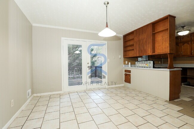 Building Photo - Move in before February 28th and choose your reward: a $250 Amazon Gift Card or a 55" Smart TV!