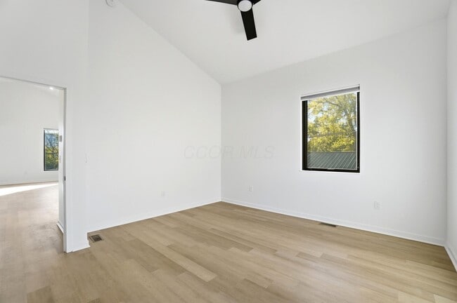 Building Photo - 33 N Blacksmith Ln