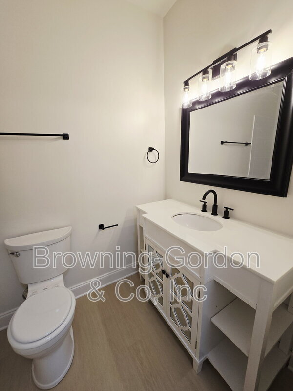 Building Photo - 503 Sloan Rd