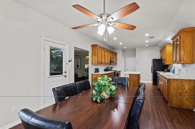 Building Photo - 3740 Regency Cir