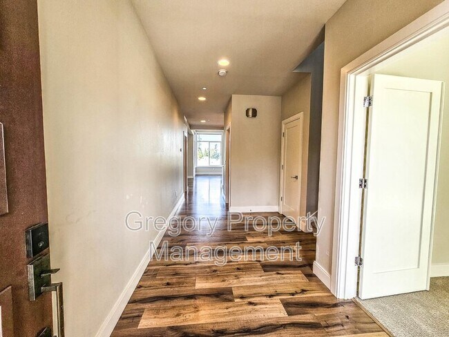 Building Photo - 619 202nd Pl SW