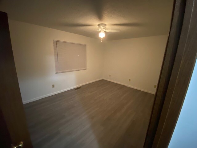 Building Photo - 1044 Sunhaven Dr