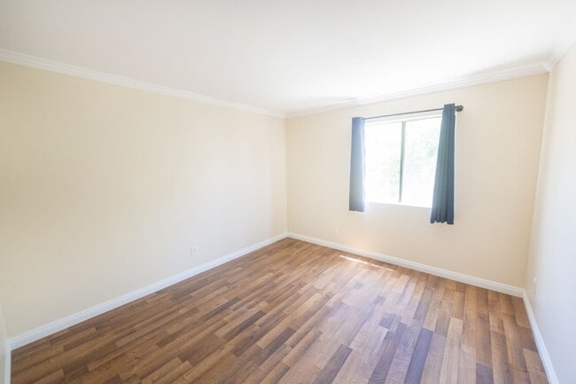 Building Photo - 3550 Sunset Ln