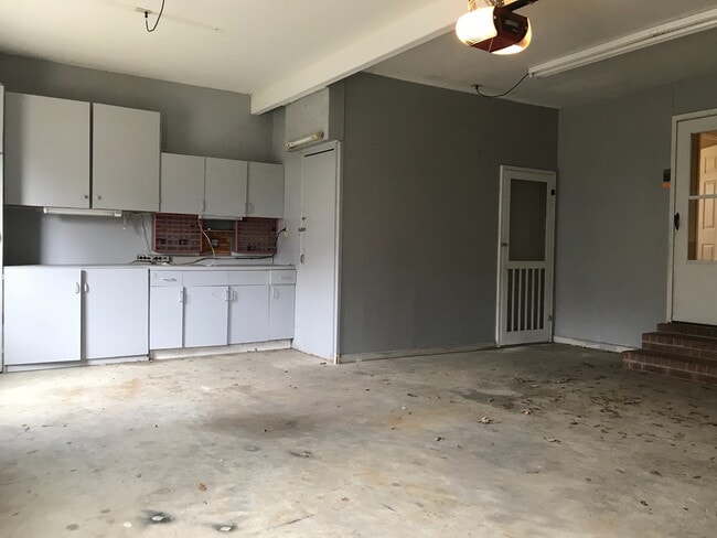 Building Photo - 24 Country Village Cir