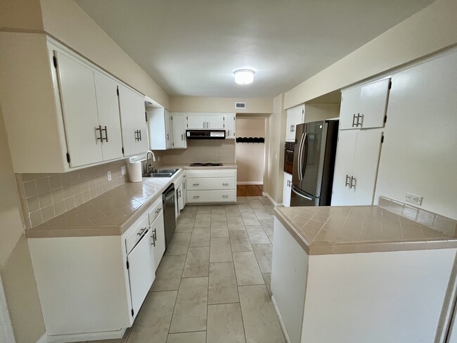 Building Photo - 9686 Wayfarer Dr