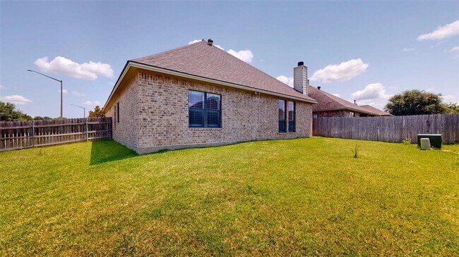 Building Photo - 3900 Latinne Ln