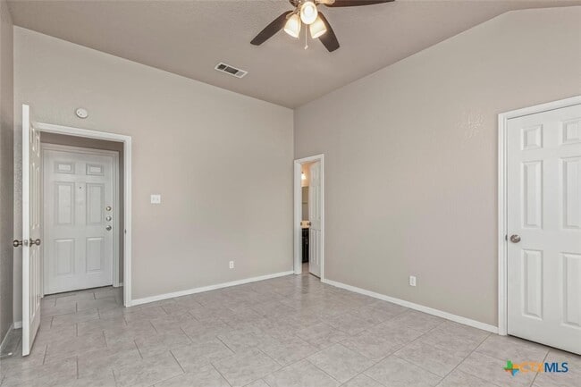 Building Photo - 4107 Fawn Dr