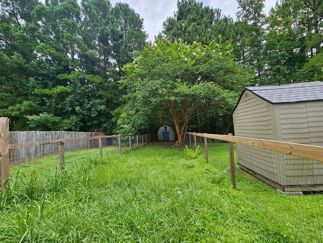Building Photo - Affordable Townhome In Hunter's Creek!