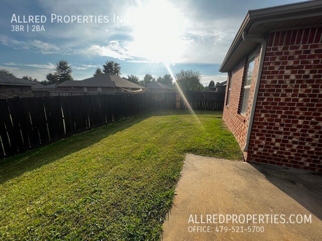 Building Photo - 4111 W Mahogany Dr