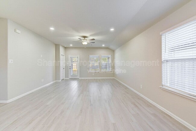 Building Photo - 12902 Royal Ann Wy