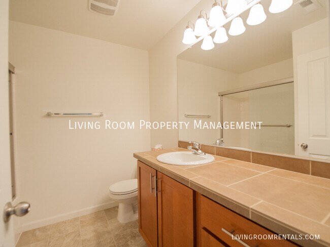 Building Photo - 605 NW 118th Ave