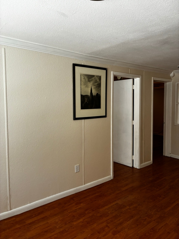 Building Photo - 117 5th St NE