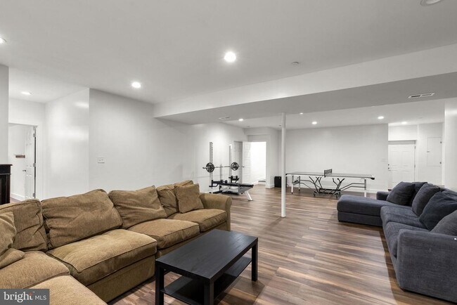 Building Photo - 17601 Crystal Spring Terrace