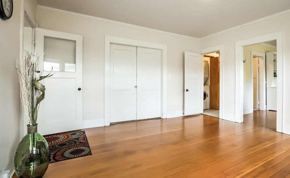 Living Room - 353 Southwest B Avenue