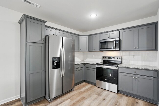 Building Photo - Charming 3-Bedroom Ranch with 2 Full Baths & Expansive Backyard Located in a Peaceful Cul-de-Sac