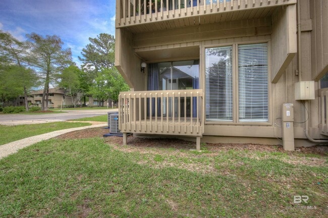 Building Photo - 1046 Sea Cliff Dr N