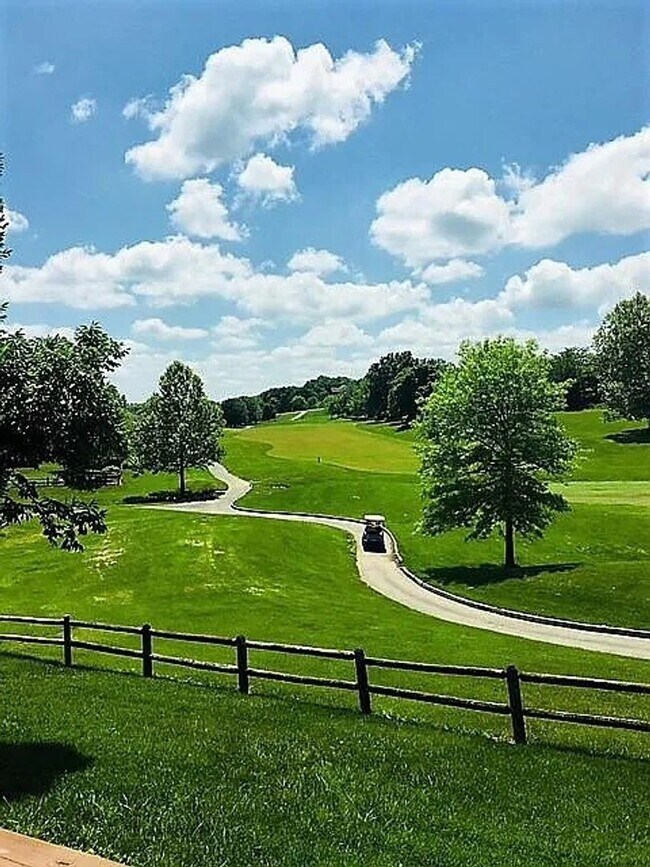 Building Photo - Gorgeous Home Located on Rivercut Golf Cou...