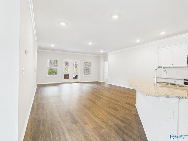 Building Photo - 157 High Leaf Dr