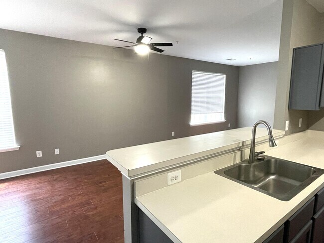 Building Photo - 262 Garrison Way