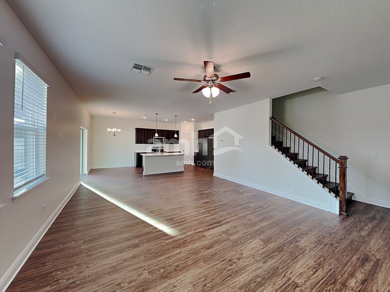 Building Photo - 1179 Sky Lks Dr