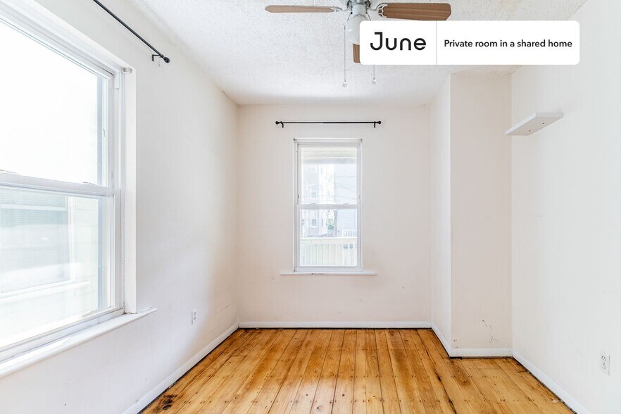 Building Photo - Room in Shared 2 bed/1 bath home