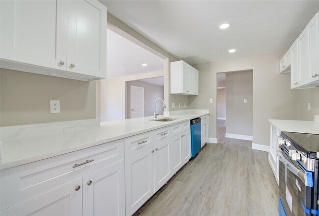 Building Photo - 3020 2nd Ave N