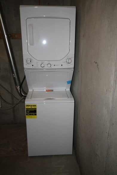 Building Photo - 289 Lionel Ln