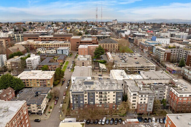 Building Photo - Top-Floor Studio with Stunning Views in Capitol Hill