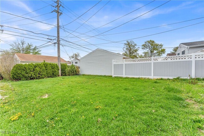 Building Photo - 14208 Sheldon Rd