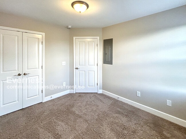 Building Photo - 821 Goswell Dr