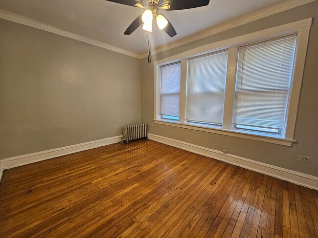 Building Photo - 4829 N Springfield Ave