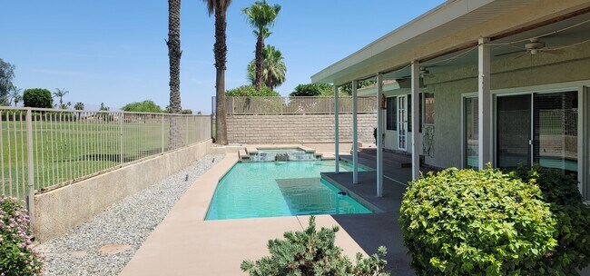 Building Photo - 79860 Fiesta Dr