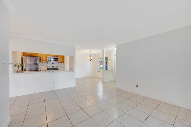 Building Photo - 10630 SW 157th Ct