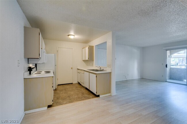 Building Photo - 221 Mission Newport Ln