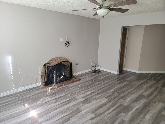 Building Photo - COMING SOON IN RIALTO