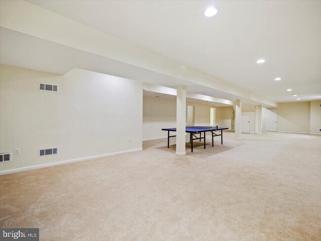 Building Photo - 3271 St Andrews Dr