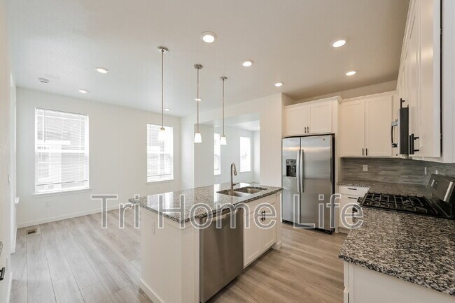 Building Photo - 17676 Olive St