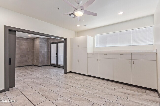 Building Photo - 129 N 11th Ave