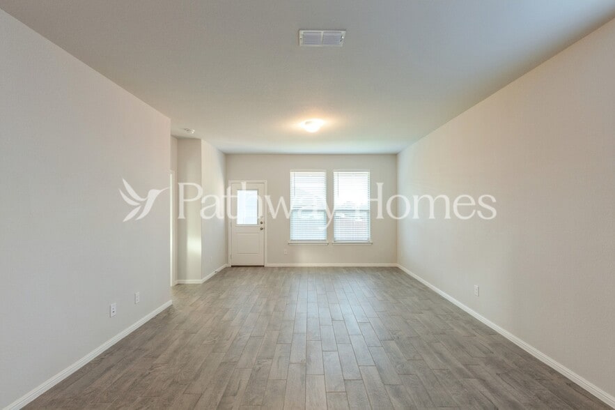 Building Photo - 9732 New Bern Dr
