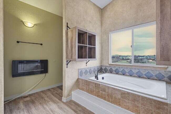 Building Photo - 5322 Balsam St