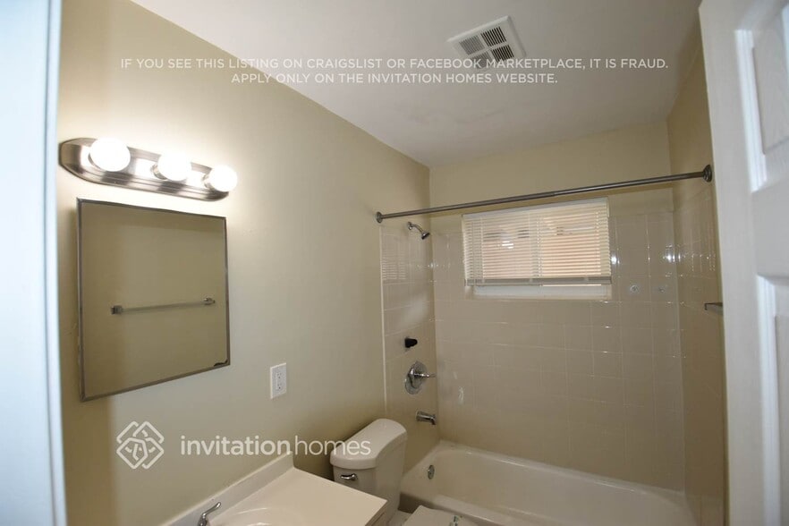 Building Photo - 3317 SW 15th Ct