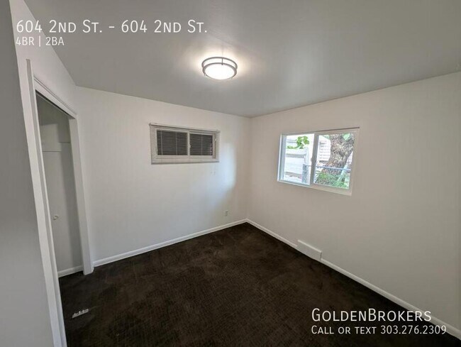 Building Photo - 604 2nd St