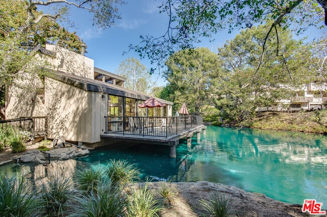 Building Photo - 1115 Raintree Cir