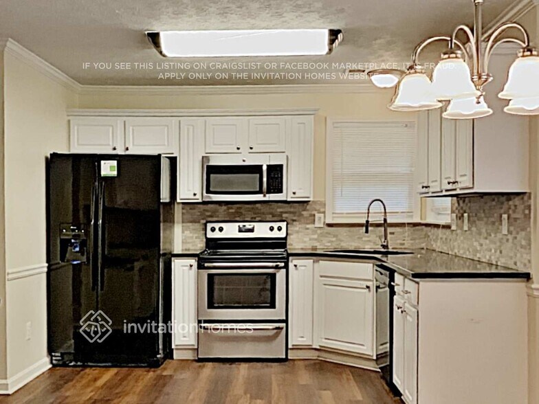 Building Photo - 3300 Glen Summit Ln