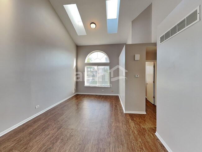 Building Photo - 300 Annandale Dr