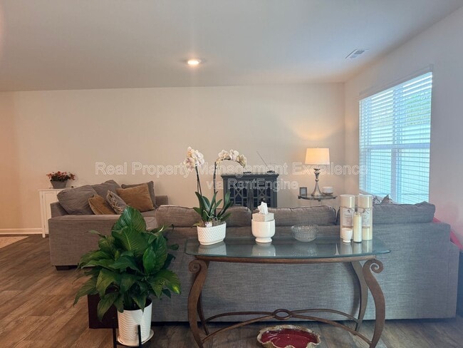 Building Photo - 58 Sweet Mdw Rd